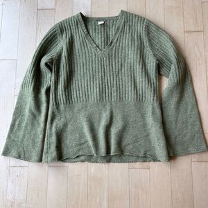 J. Crew Vintage 90s 100% Wool Sage V-Neck Women's Sweater w/ Bell Sleeves Large
